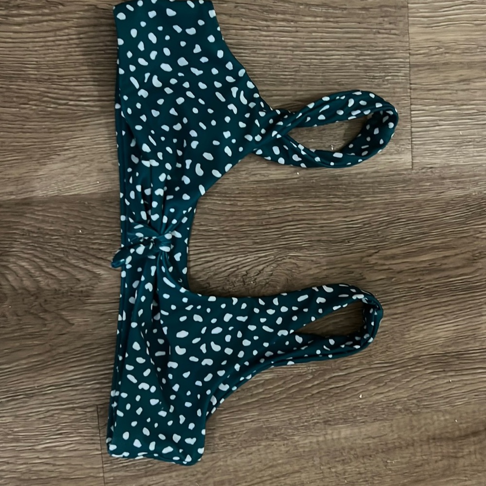 Shein green and white bathing suit top! size 150